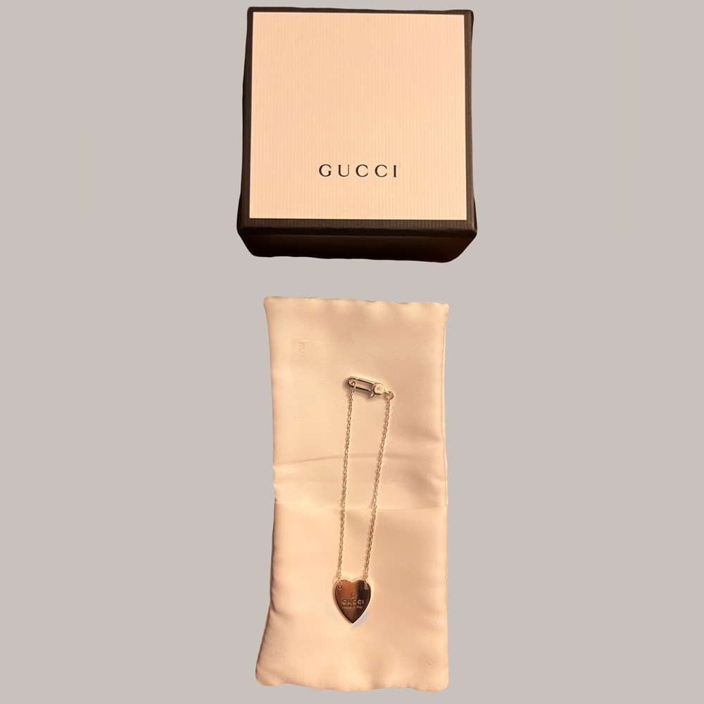 GUCCI trademark bracelet with heart pendant 💎 - Picture 5 of 5